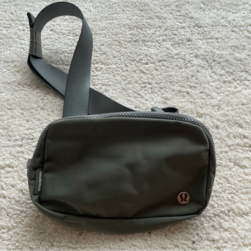 Everywhere Belt Bag 1L